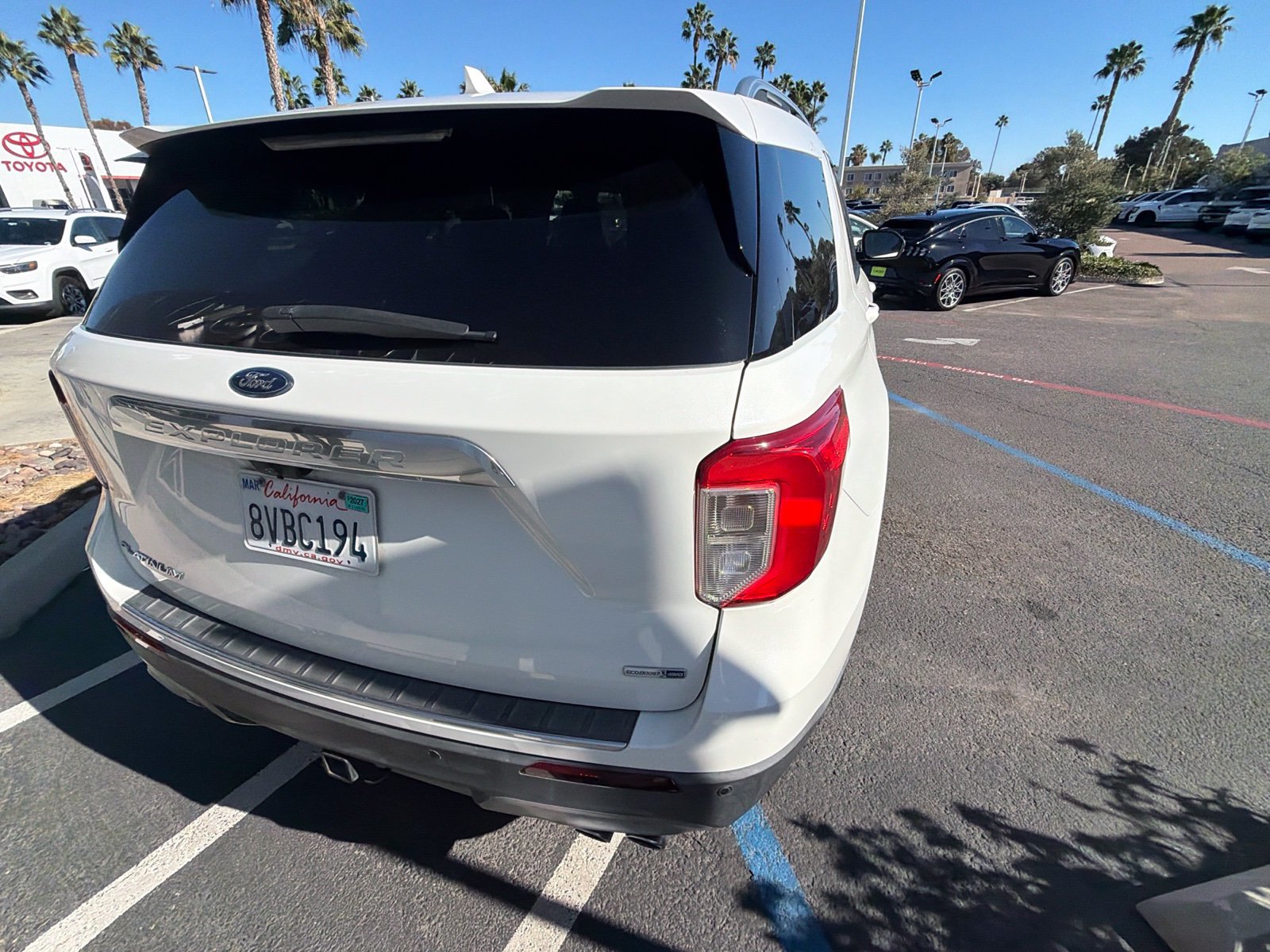 Used 2020 Ford Explorer Platinum w/ Premium Technology Package AWD/4WD image 7