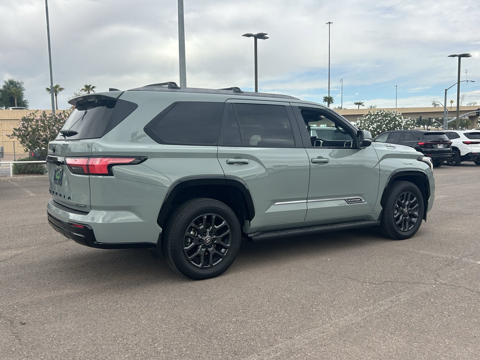 Used 2025 Toyota Sequoia Platinum AWD/4WD image 5