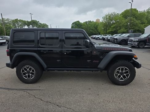 Used 2024 Jeep Wrangler Unlimited Rubicon w/ Dual Top Group AWD/4WD image 2