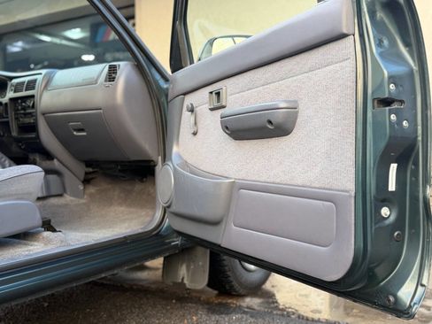 Used 1998 Toyota Tacoma 2WD Xtracab image 40