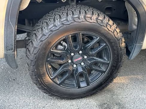 Used 2023 GMC Sierra 1500 Elevation AWD/4WD image 3