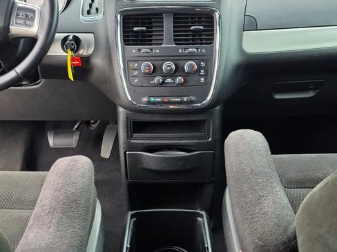 Used 2015 Dodge Grand Caravan SE w/ Quick Order Package 29E SE FWD image 13