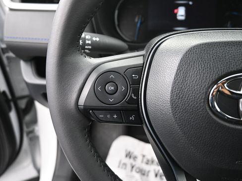 Used 2023 Toyota RAV4 SE image 11