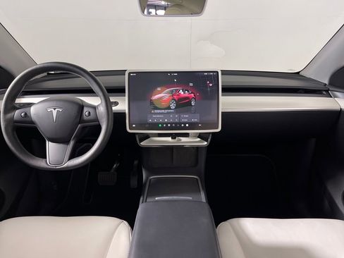 Used 2024 Tesla Model Y Long Range image 14