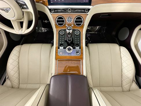 Certified 2022 Bentley Continental GT AWD/4WD image 22