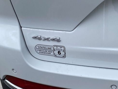 Certified 2025 Jeep Grand Cherokee Laredo X w/ Luxury Tech Group I AWD/4WD image 4