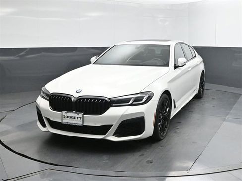 Used 2022 BMW 540i w/ Executive Package image 30