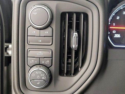 Used 2023 Chevrolet Silverado 2500 Custom w/ Gooseneck/5TH Wheel Package image 5