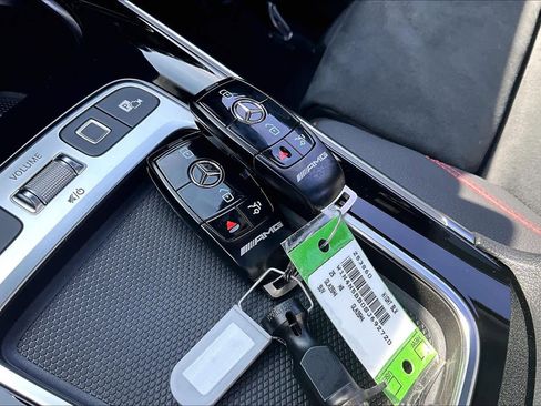 Used 2025 Mercedes-Benz GLA 35 AMG 4MATIC image 15