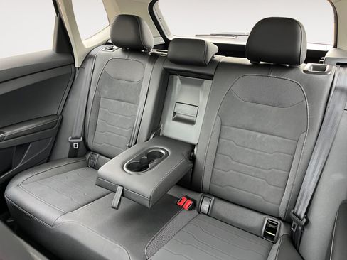 Certified 2026 Volkswagen Taos SE AWD/4WD image 13
