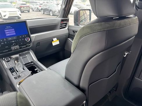 New 2026 Lexus GX 550 AWD/4WD image 34