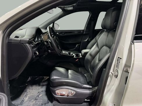 Used 2024 Porsche Macan image 5