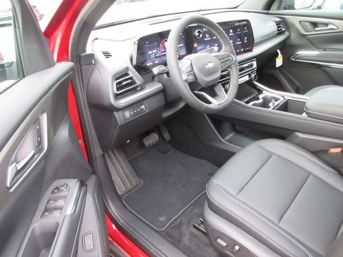 New 2026 Chevrolet Traverse LT w/ Sun and Wheel Package image 12