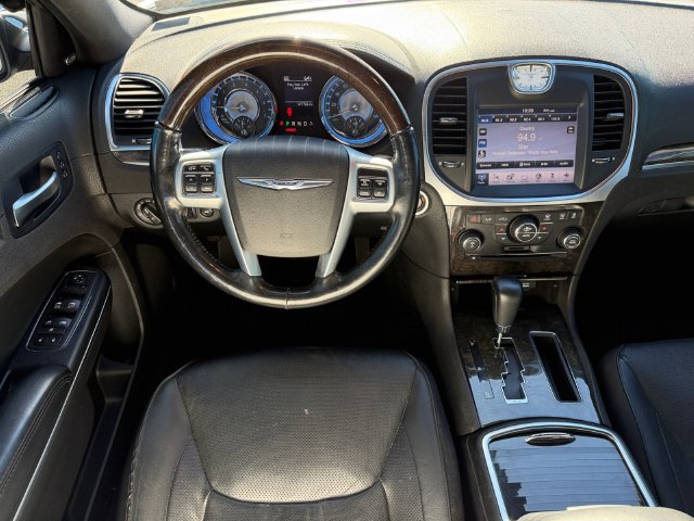 Used 2011 Chrysler 300 C RWD image 12