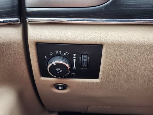 Used 2021 Jeep Grand Cherokee Limited RWD image 23