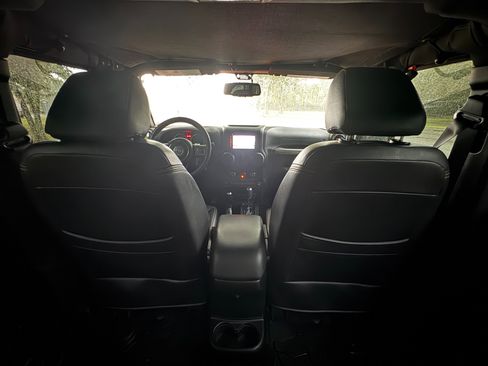 Used 2018 Jeep Wrangler Unlimited Sport S image 48