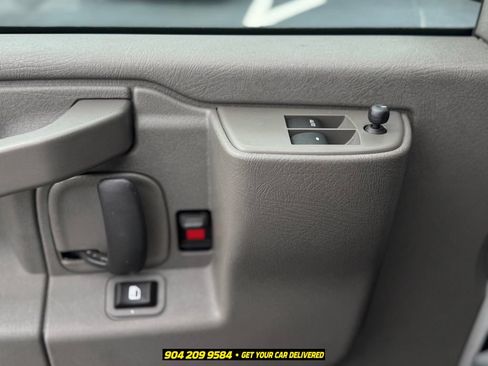 Used 2026 Chevrolet Express 2500 w/ Driver Convenience Package RWD image 16