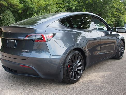 Used 2022 Tesla Model Y Performance AWD/4WD image 7