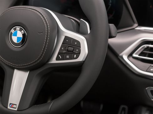 Used 2022 BMW X6 xDrive40i w/ M Sport Package AWD/4WD image 48