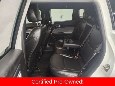 Used 2024 Jeep Compass Latitude image 24