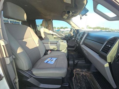 Used 2018 Ford F250 XL w/ Power Equipment Group AWD/4WD image 14