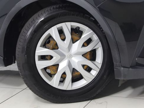 Used 2021 Toyota C-HR LE FWD image 12