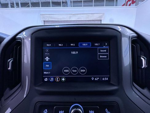Used 2023 Chevrolet Silverado 1500 Custom AWD/4WD image 16