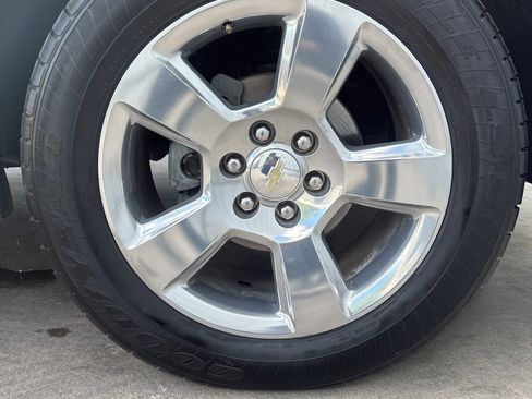 Used 2018 Chevrolet Suburban Premier AWD/4WD image 24
