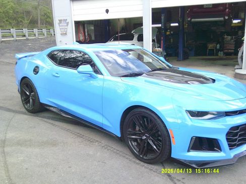 Used 2022 Chevrolet Camaro ZL1 image 3