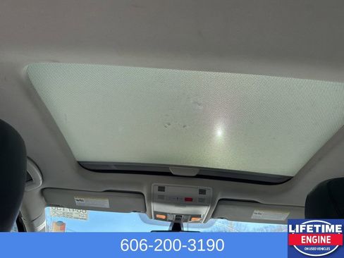 Used 2021 Volkswagen Golf 4-Door FWD image 17