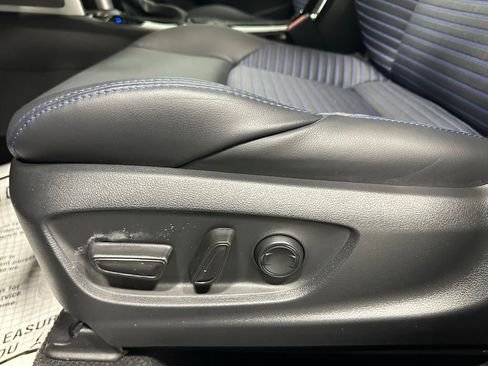 Used 2025 Toyota Corolla Cross XSE w/ Convenience Package image 12