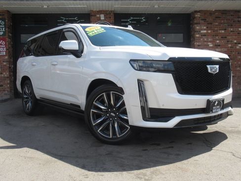 Used 2024 Cadillac Escalade Sport Platinum w/ LPO, Floor Liner Package image 1