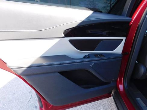 Used 2024 Lincoln Nautilus Reserve image 11