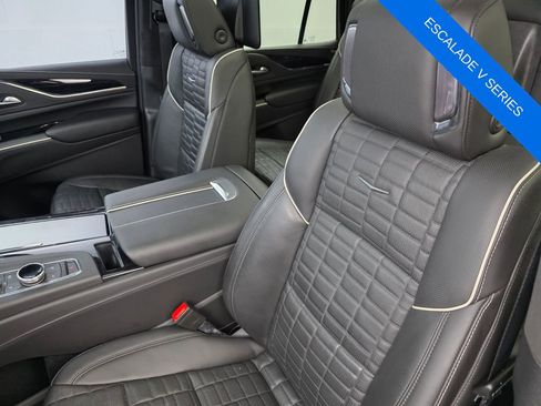 Used 2024 Cadillac Escalade V AWD/4WD image 11