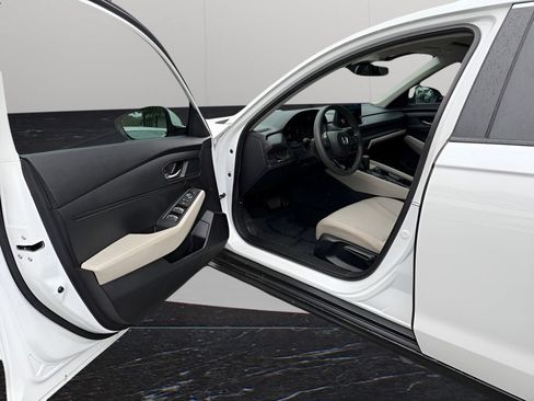 Used 2025 Honda Accord LX image 14