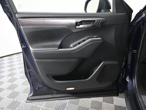 Used 2022 Toyota Highlander Platinum image 20