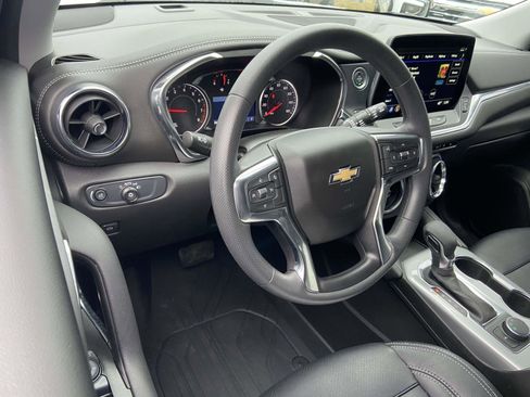 Certified 2025 Chevrolet Blazer LT image 2