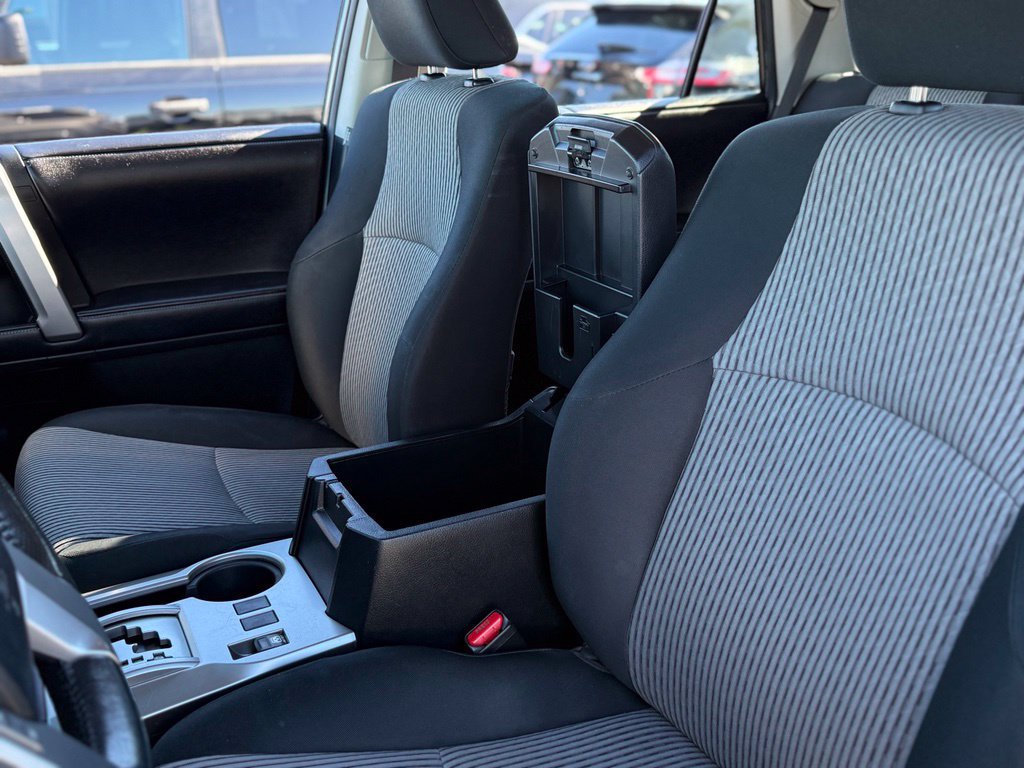 Used 2016 Toyota 4Runner SR5 AWD/4WD image 27