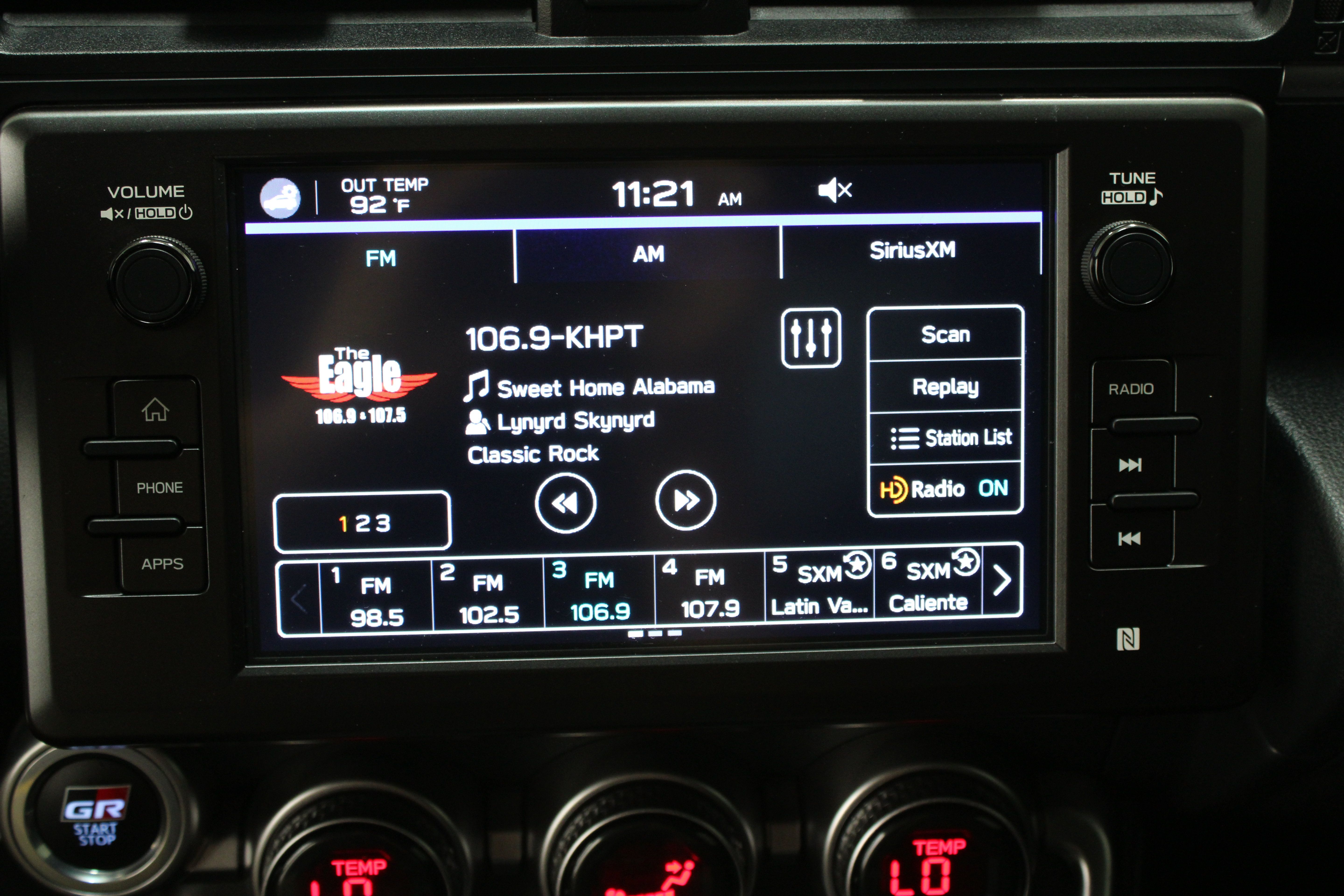 Used 2025 Toyota GR86 Premium RWD image 19