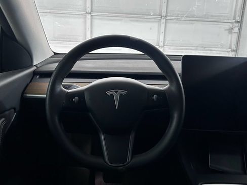 Used 2021 Tesla Model Y Long Range AWD/4WD image 10