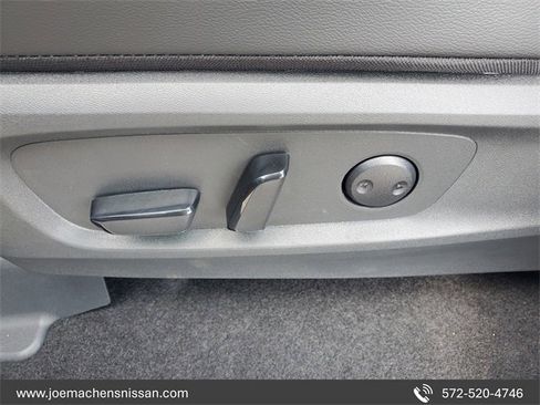 New 2025 Nissan Pathfinder SL image 23