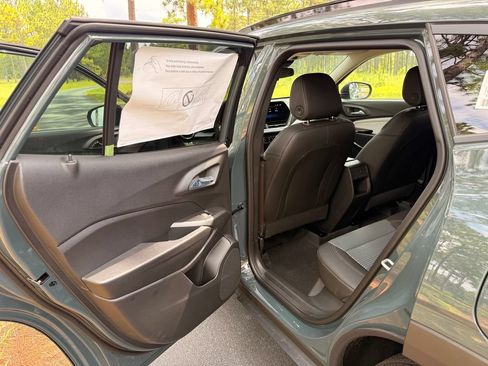 New 2026 Chevrolet Trax LT w/ Driver Confidence Package FWD image 24