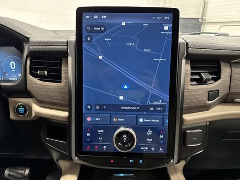 Used 2022 Ford Expedition Max Limited image 10