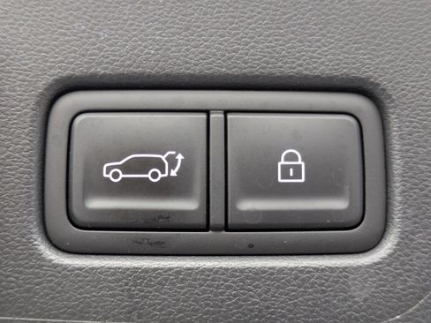 Used 2025 Hyundai Santa Fe SE FWD image 8