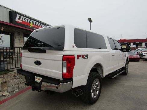 Used 2017 Ford F250 Lariat w/ Lariat Ultimate Package image 4
