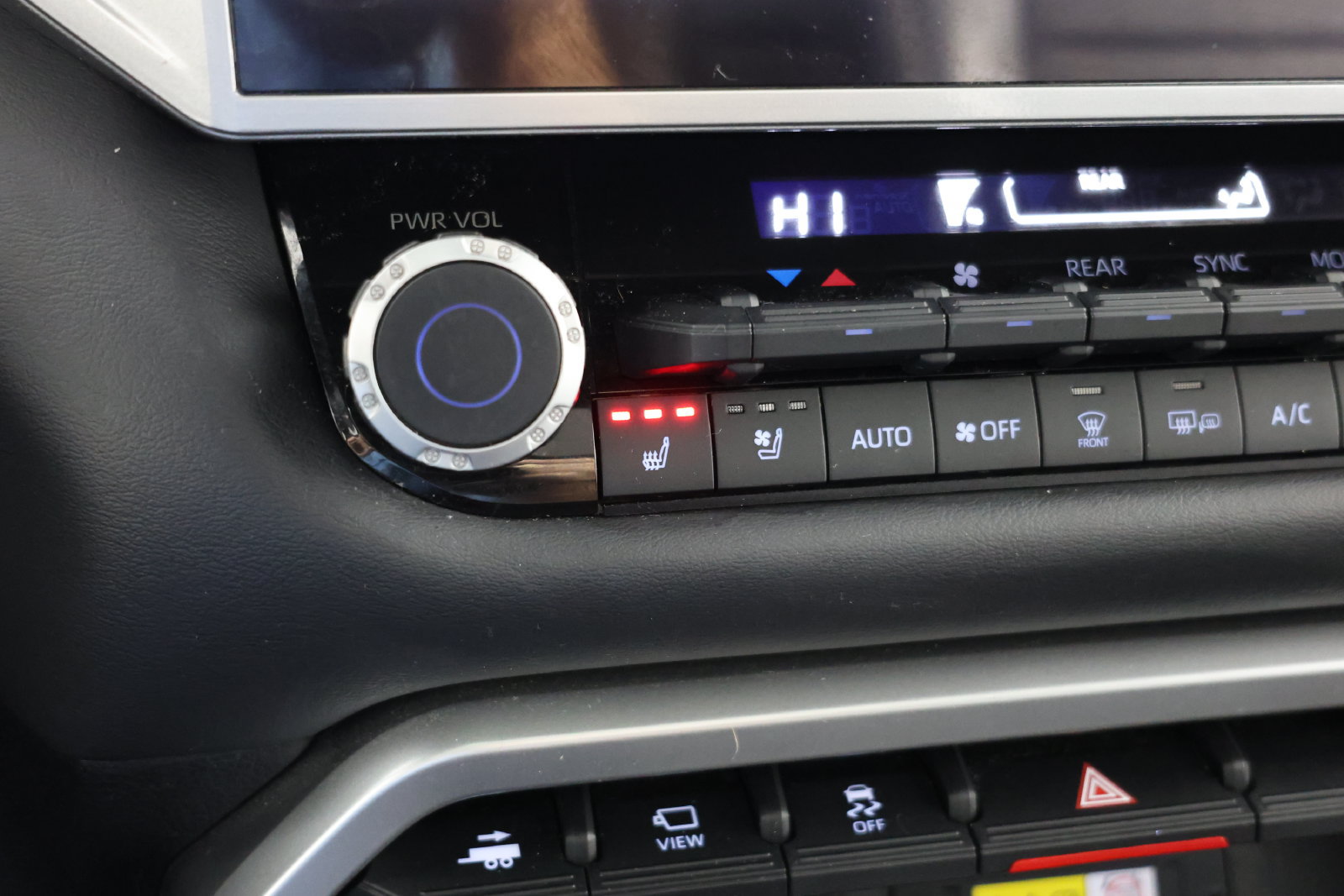 Used 2023 Toyota Sequoia Platinum AWD/4WD image 8