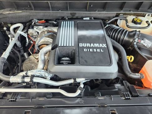 Used 2023 Chevrolet Silverado 1500 High Country w/ Technology Package AWD/4WD image 33
