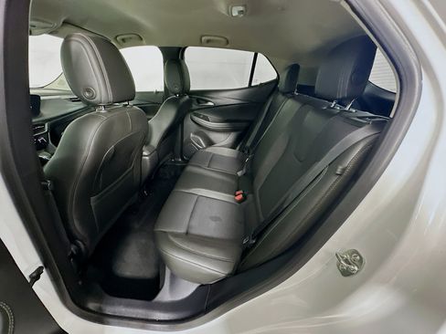 Used 2025 Buick Encore GX Preferred FWD image 29