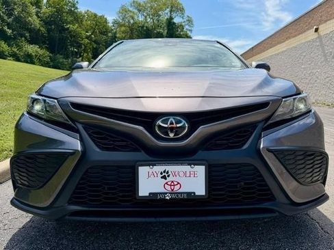Used 2023 Toyota Camry SE FWD image 3