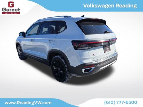 New 2025 Volkswagen Taos SE image 13